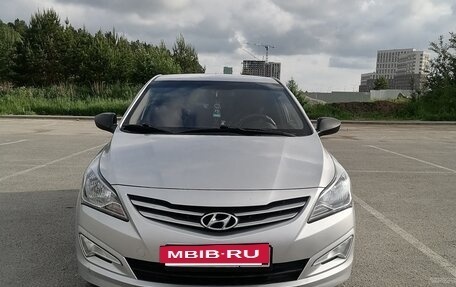 Hyundai Solaris II рестайлинг, 2015 год, 1 180 000 рублей, 2 фотография