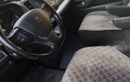 Peugeot Traveller I, 2019 год, 3 150 000 рублей, 3 фотография