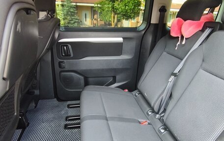 Peugeot Traveller I, 2019 год, 3 150 000 рублей, 9 фотография
