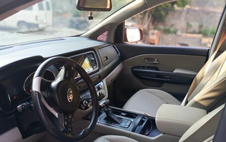 KIA Carnival III, 2016 год, 2 750 000 рублей, 10 фотография
