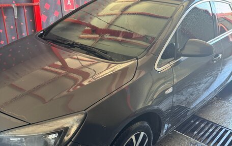 Opel Astra J, 2011 год, 770 000 рублей, 2 фотография