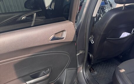 Opel Astra J, 2011 год, 770 000 рублей, 12 фотография
