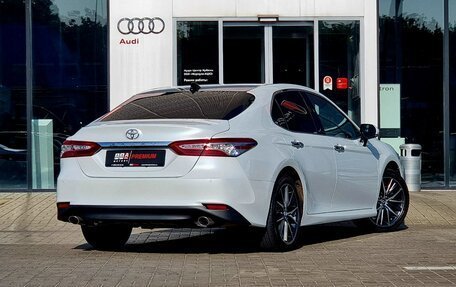 Toyota Camry, 2022 год, 3 950 000 рублей, 5 фотография