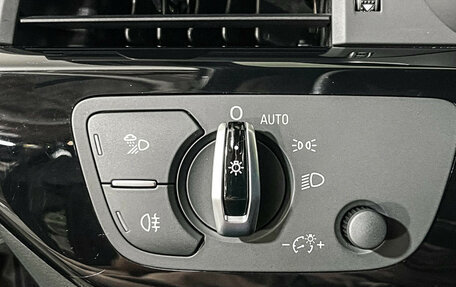 Audi A4, 2017 год, 2 977 000 рублей, 20 фотография
