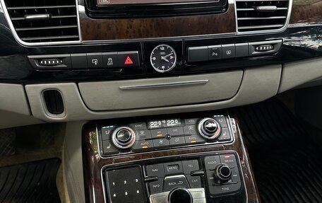 Audi A8, 2010 год, 1 650 000 рублей, 19 фотография