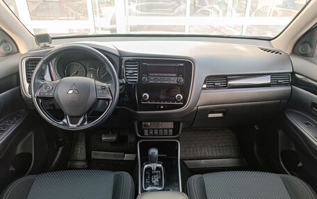 Mitsubishi Outlander III рестайлинг 3, 2021 год, 2 175 000 рублей, 9 фотография