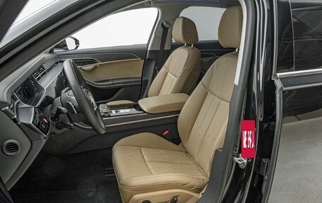 Audi A8, 2021 год, 7 300 000 рублей, 14 фотография