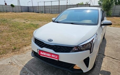 KIA Rio IV, 2020 год, 1 820 000 рублей, 5 фотография