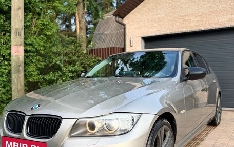 BMW 3 серия, 2011 год, 999 999 рублей, 3 фотография