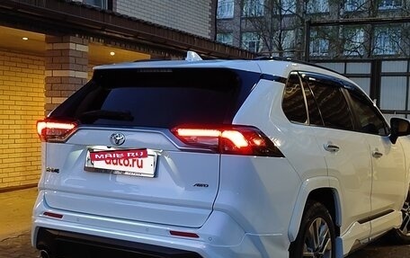 Toyota RAV4, 2019 год, 3 600 000 рублей, 7 фотография