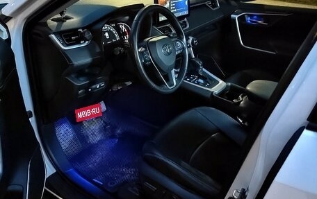 Toyota RAV4, 2019 год, 3 600 000 рублей, 4 фотография