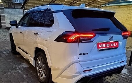 Toyota RAV4, 2019 год, 3 600 000 рублей, 8 фотография