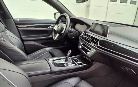 BMW 7 серия, 2021 год, 5 990 000 рублей, 14 фотография