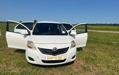 Toyota Yaris III рестайлинг, 2006 год, 700 000 рублей, 2 фотография