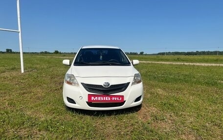 Toyota Yaris III рестайлинг, 2006 год, 700 000 рублей, 4 фотография