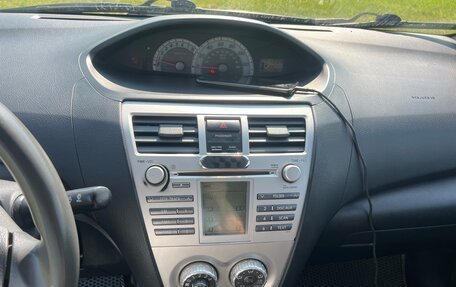 Toyota Yaris III рестайлинг, 2006 год, 700 000 рублей, 17 фотография