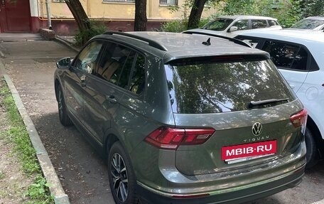Volkswagen Tiguan II, 2021 год, 2 800 000 рублей, 2 фотография