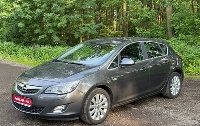 Opel Astra J, 2011 год, 700 000 рублей, 1 фотография