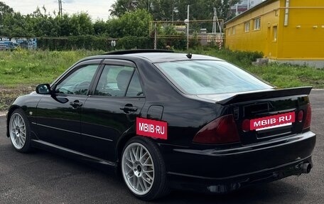 Lexus IS II рестайлинг 2, 1999 год, 920 000 рублей, 3 фотография