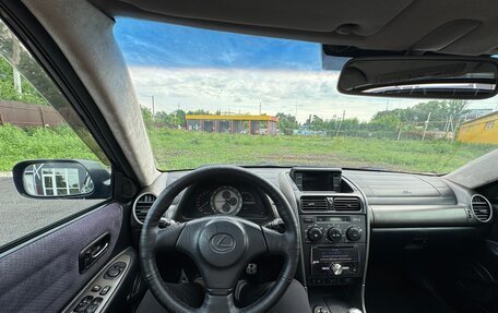 Lexus IS II рестайлинг 2, 1999 год, 920 000 рублей, 14 фотография