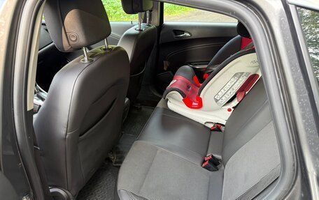Opel Astra J, 2011 год, 700 000 рублей, 7 фотография