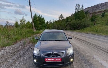 Toyota Avensis III рестайлинг, 2007 год, 810 000 рублей, 2 фотография