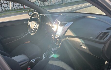 Hyundai Solaris II рестайлинг, 2016 год, 1 100 000 рублей, 3 фотография