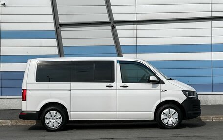 Volkswagen Caravelle T6 рестайлинг, 2015 год, 2 599 000 рублей, 4 фотография