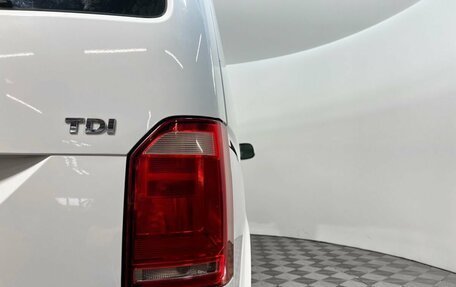 Volkswagen Caravelle T6 рестайлинг, 2015 год, 2 599 000 рублей, 10 фотография