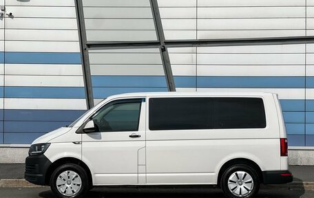 Volkswagen Caravelle T6 рестайлинг, 2015 год, 2 599 000 рублей, 8 фотография