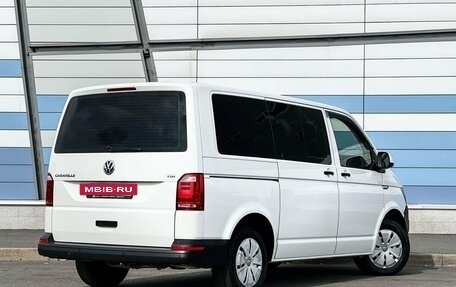 Volkswagen Caravelle T6 рестайлинг, 2015 год, 2 599 000 рублей, 5 фотография
