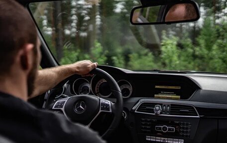 Mercedes-Benz C-Класс, 2012 год, 1 550 000 рублей, 1 фотография
