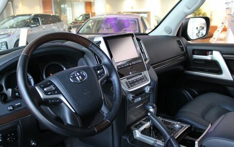 Toyota Land Cruiser 200, 2018 год, 8 300 000 рублей, 7 фотография