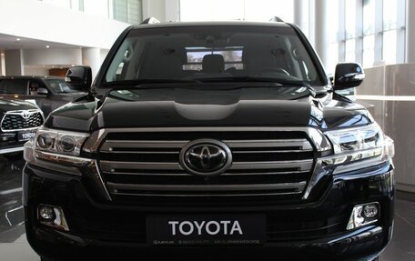Toyota Land Cruiser 200, 2018 год, 8 300 000 рублей, 2 фотография