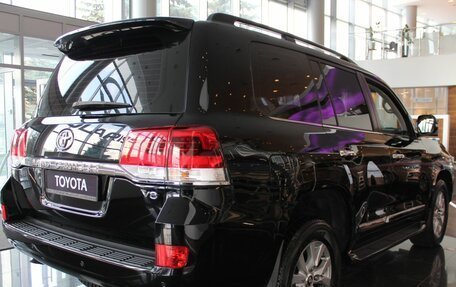 Toyota Land Cruiser 200, 2018 год, 8 300 000 рублей, 4 фотография