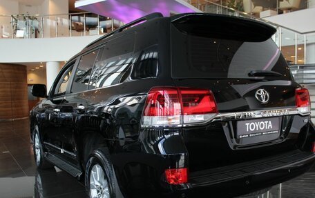 Toyota Land Cruiser 200, 2018 год, 8 300 000 рублей, 6 фотография