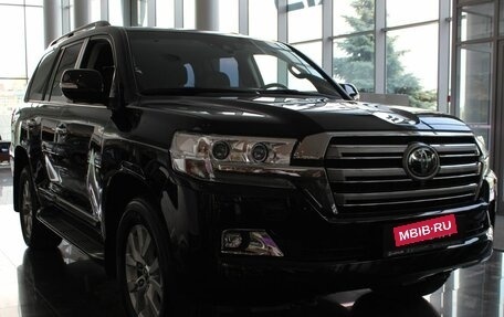 Toyota Land Cruiser 200, 2018 год, 8 300 000 рублей, 3 фотография