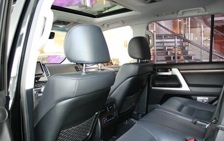 Toyota Land Cruiser 200, 2018 год, 8 300 000 рублей, 8 фотография