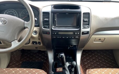 Toyota Land Cruiser Prado 120 рестайлинг, 2005 год, 1 900 000 рублей, 6 фотография