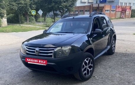 Renault Duster I рестайлинг, 2014 год, 950 000 рублей, 2 фотография