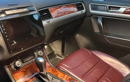 Volkswagen Touareg III, 2013 год, 2 999 999 рублей, 8 фотография