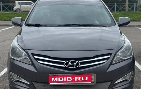 Hyundai Solaris II рестайлинг, 2014 год, 1 050 000 рублей, 1 фотография