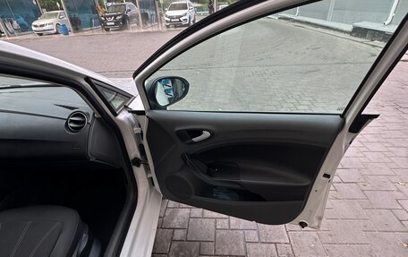 SEAT Ibiza IV рестайлинг 2, 2010 год, 600 000 рублей, 5 фотография