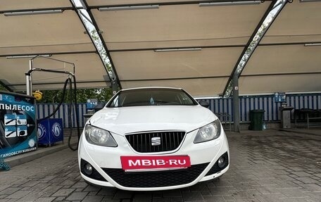 SEAT Ibiza IV рестайлинг 2, 2010 год, 600 000 рублей, 3 фотография