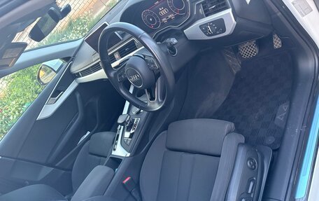 Audi A4, 2017 год, 2 640 000 рублей, 9 фотография