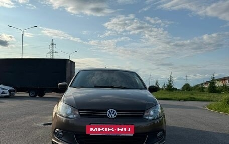 Volkswagen Polo VI (EU Market), 2015 год, 650 000 рублей, 2 фотография