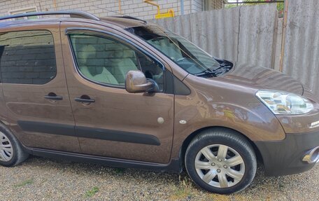 Peugeot Partner II рестайлинг 2, 2013 год, 920 000 рублей, 2 фотография