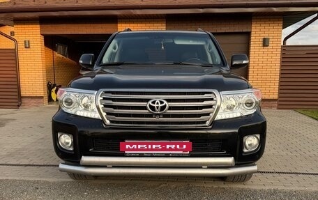 Toyota Land Cruiser 200, 2014 год, 3 800 000 рублей, 2 фотография