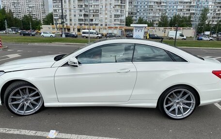 Mercedes-Benz E-Класс, 2011 год, 1 850 000 рублей, 2 фотография