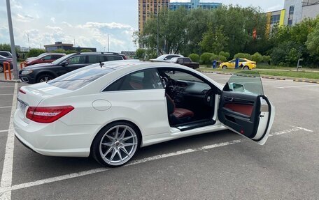 Mercedes-Benz E-Класс, 2011 год, 1 850 000 рублей, 13 фотография